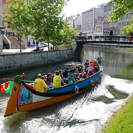 Casa Dos Pingos De Mel Bed & Breakfast 3*