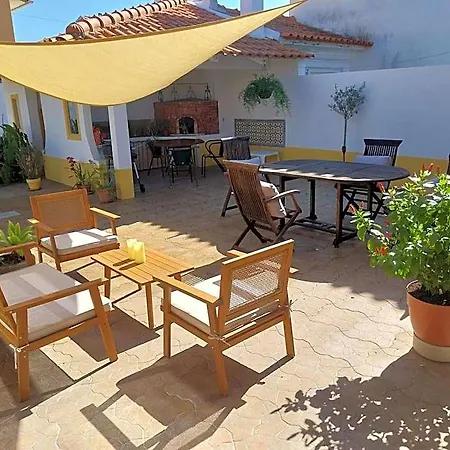 Casa Dos Pingos De Mel