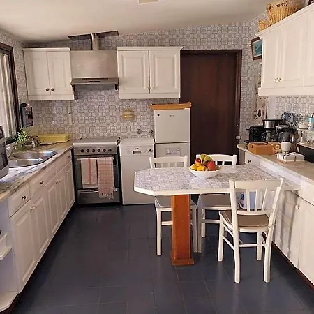 Casa Dos Pingos De Mel