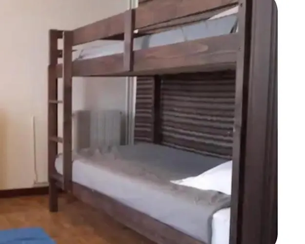 Casa Dos Pingos De Mel לינה וארוחת בוקר אבאירו